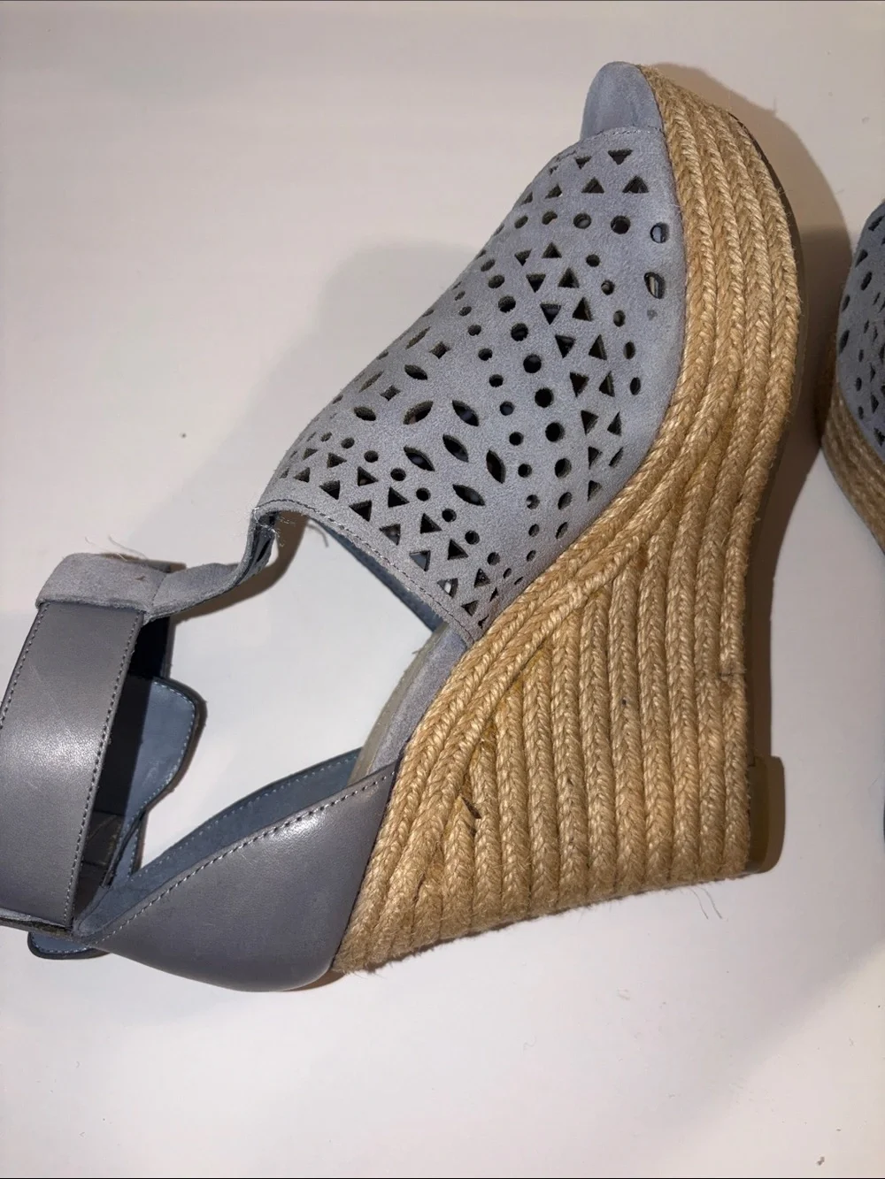 Marc Fisher Hasina Light Blue Suede Wedge Sandals Open Toe Espadrille SZ 8.5